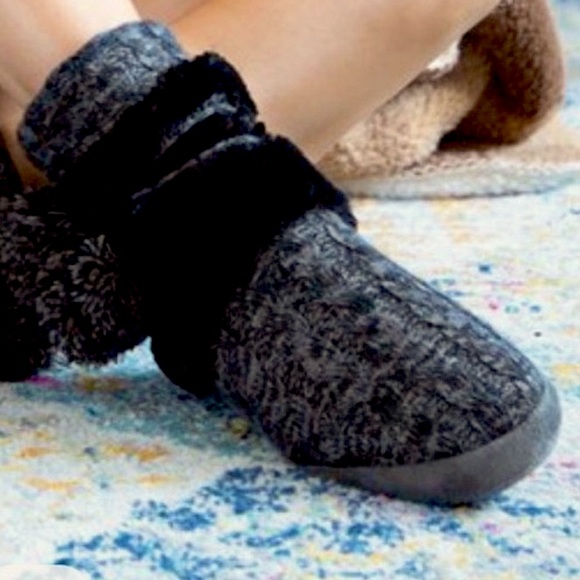 #249 Cozy Winter Ready Knitted Sherpa Lined Slippers - Picture 12 of 17
